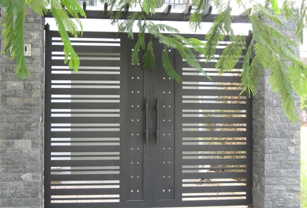 mẫu cổng sắt đẹp 2 cánh