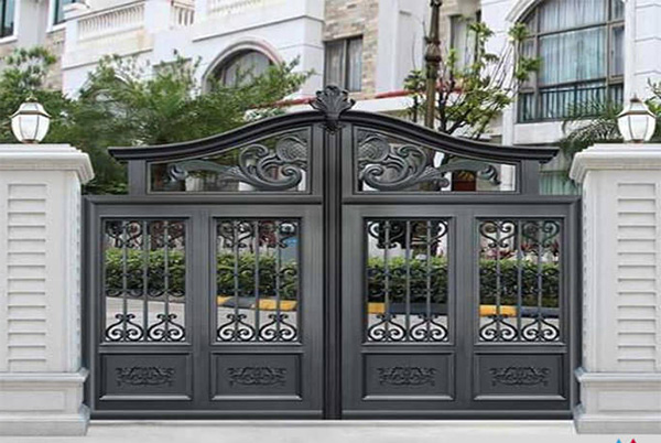 mẫu cửa cổng sắt 2 cánh đẹp năm 2024 tân cổ điển